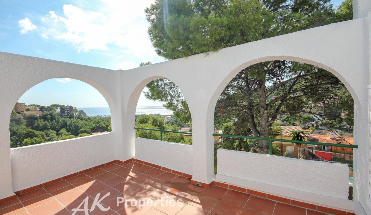 casa-recien-reformada-con-vistas-al-mar-4201188-083f7e0f.jpg