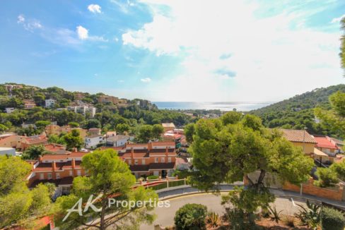 casa-recien-reformada-con-vistas-al-mar-4201188-afc7002d.jpg