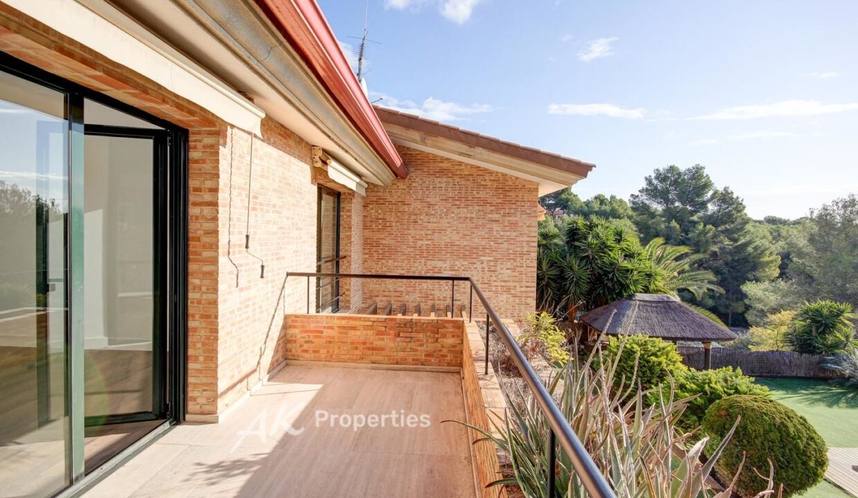 exclusiva-propiedad-en-bellamar-a0f8dc3d-0003706863-1.jpg