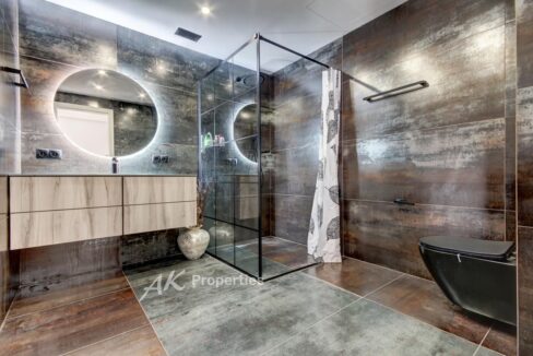 exclusiva-casa-unifamiliar-reformada-con-cefab892-0004240659-2.jpg