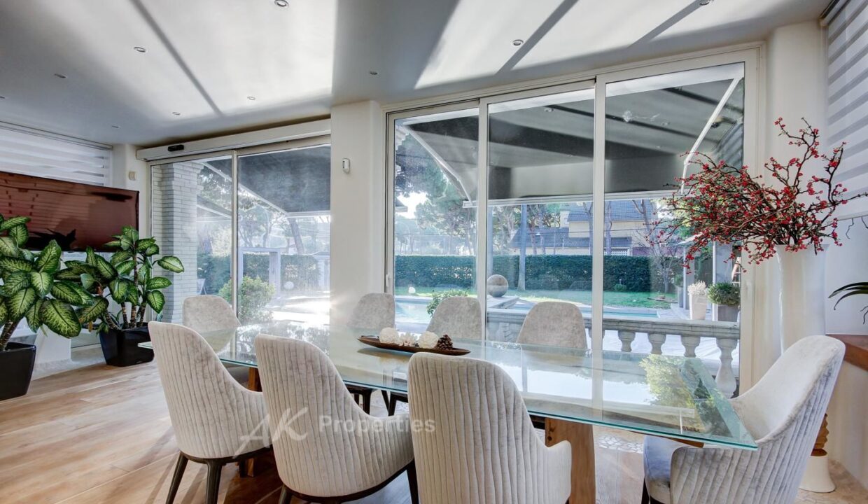 casa-de-alto-standing-en-castelldefels-15a1189e-0003386812-1.jpg