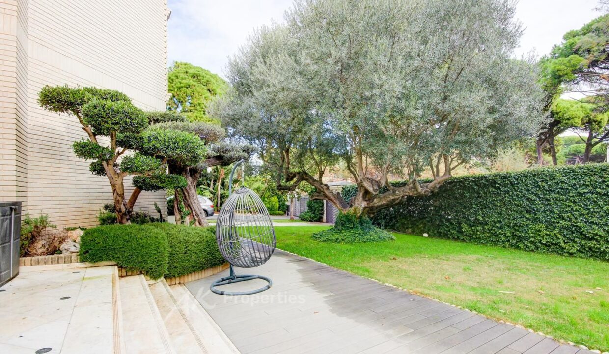 casa-de-alto-standing-en-castelldefels-46ff58c7-0003386812-1.jpg