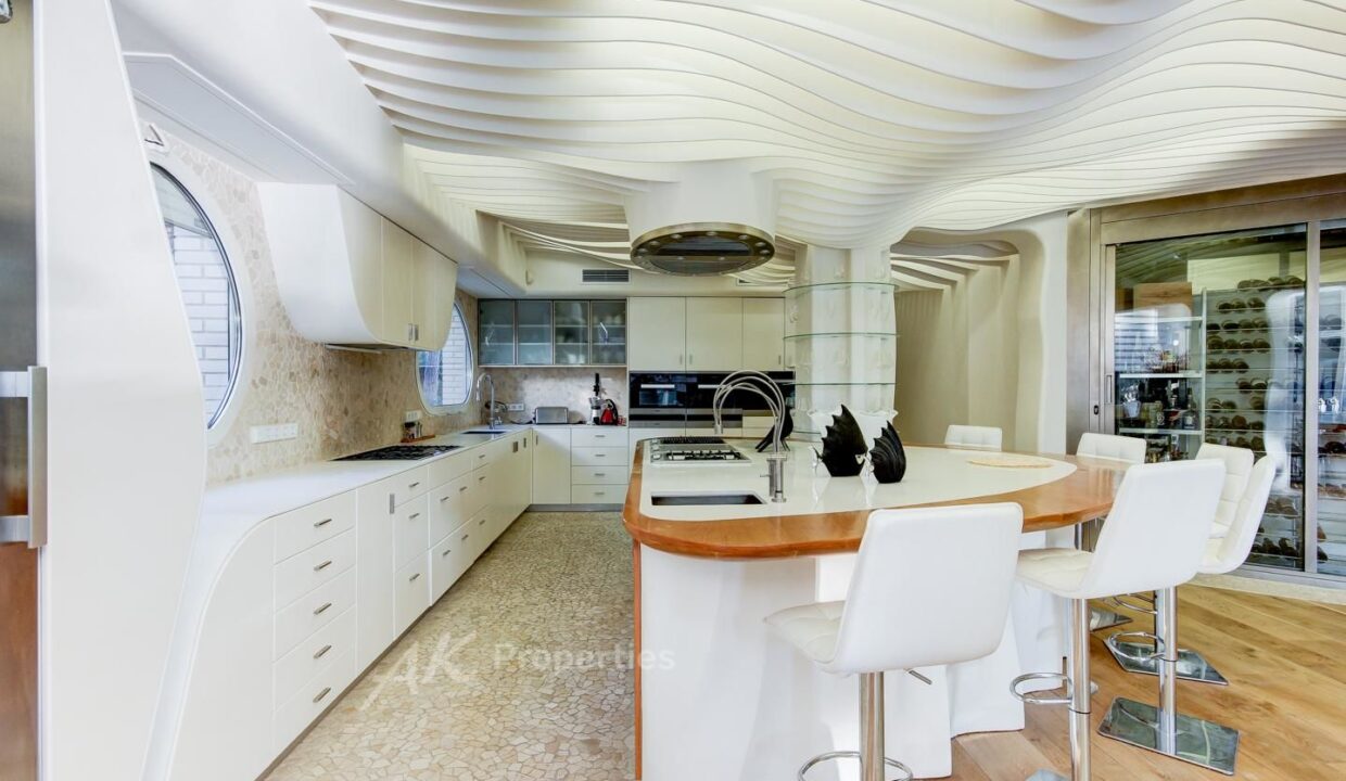 casa-de-alto-standing-en-castelldefels-61cd42f1-0003386812-1.jpg
