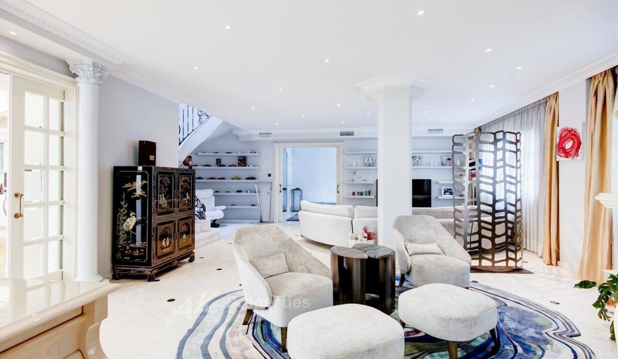 casa-de-alto-standing-en-castelldefels-9a8d01fd-0003386812-1.jpg