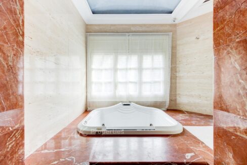 casa-de-alto-standing-en-castelldefels-b3f83e07-0003386812-1.jpg