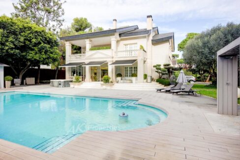 casa-de-alto-standing-en-castelldefels-cc7e84b7-0003386812-1.jpg