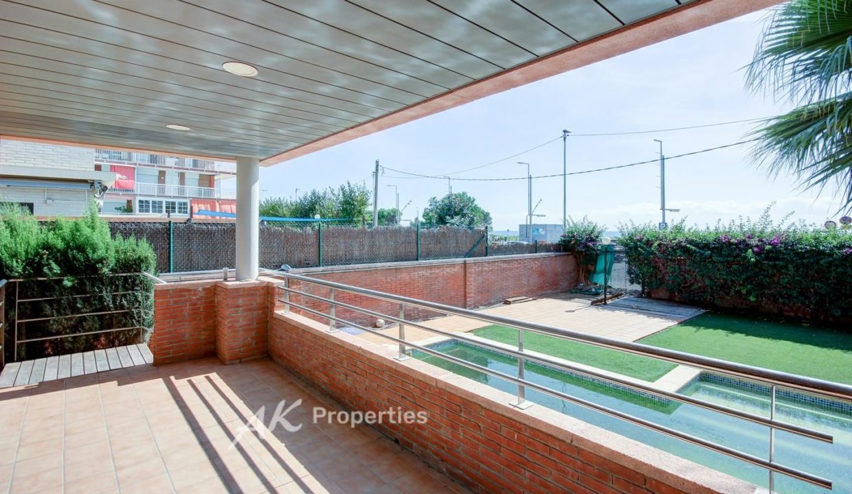 casa-independiente-con-vistas-al-mar-8546cd44-0003409292.jpg